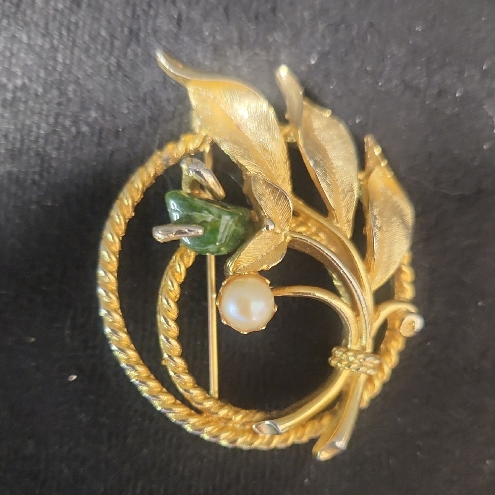 Sarah Coventry Gold and Green Leaf Brooch